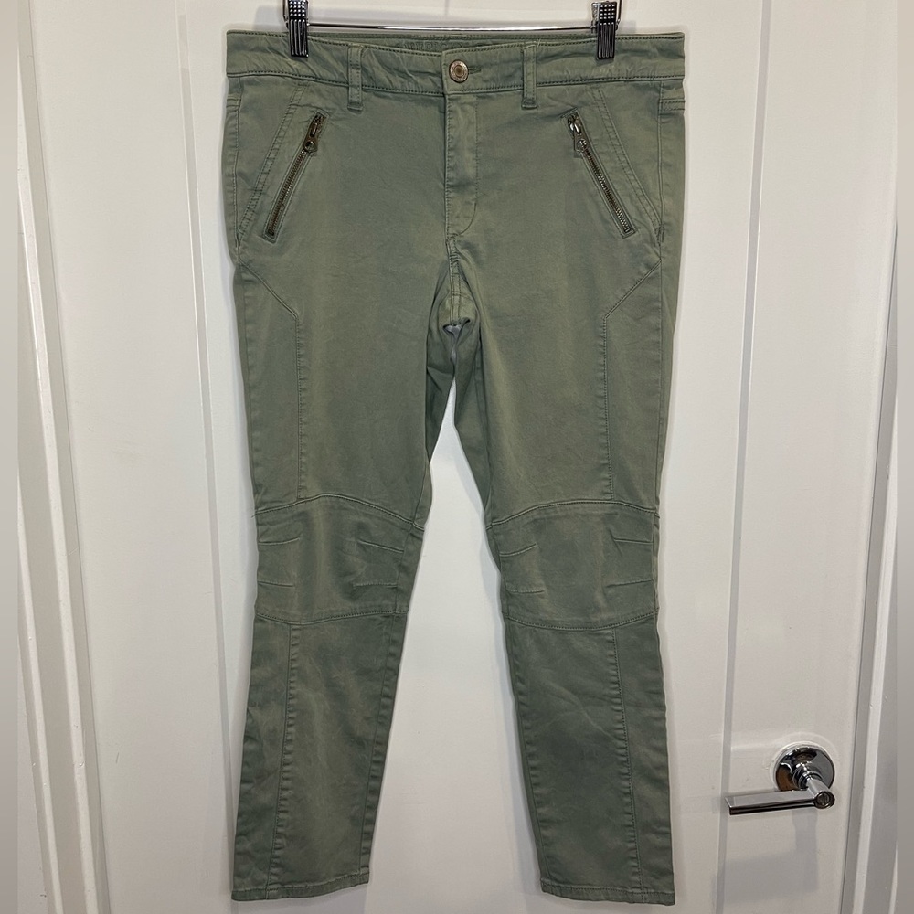 American Eagle green jeggings. Woman’s size 12.